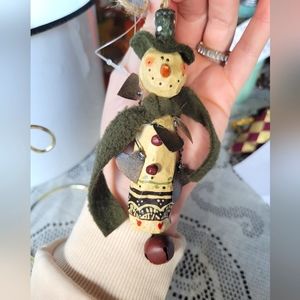 Nwot handpainted long snowman ornament with hat and scarf metal hearts